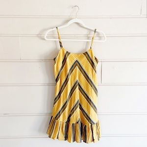 SELFIE LESLIE yellow dress